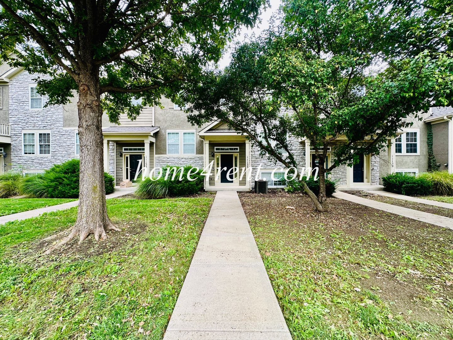 Olathe House: 11135 S Woodsonia Dr
