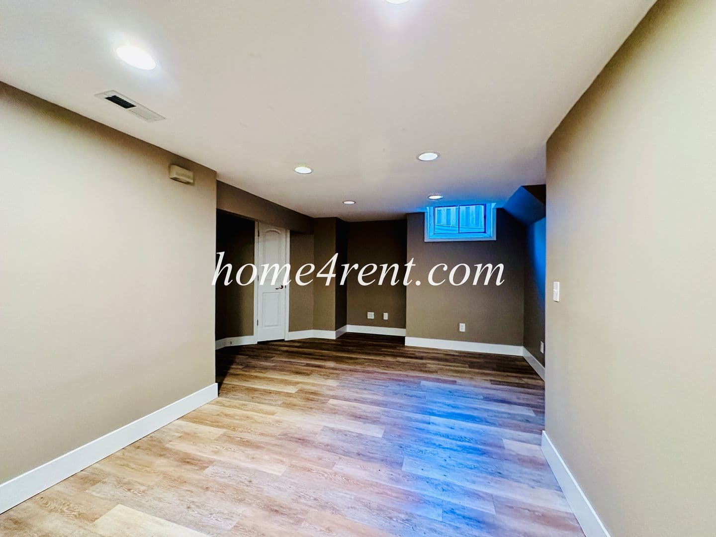 Lenexa House: 15125 W 84th St
