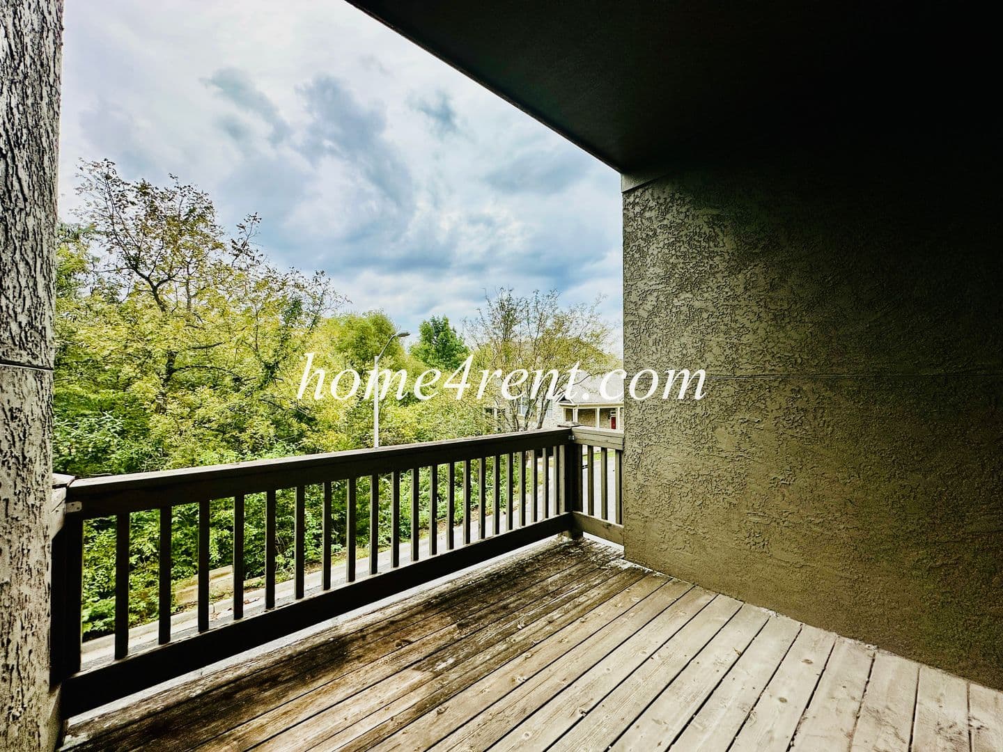 Olathe House: 11135 S Woodsonia Dr