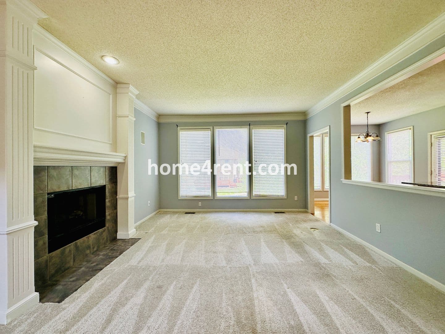 Overland Park House: 8102 W 144th Pl