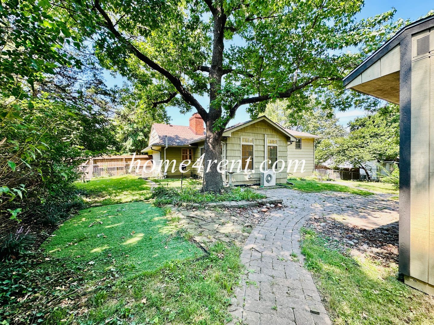 Kansas City House: 11131 Wornall Rd