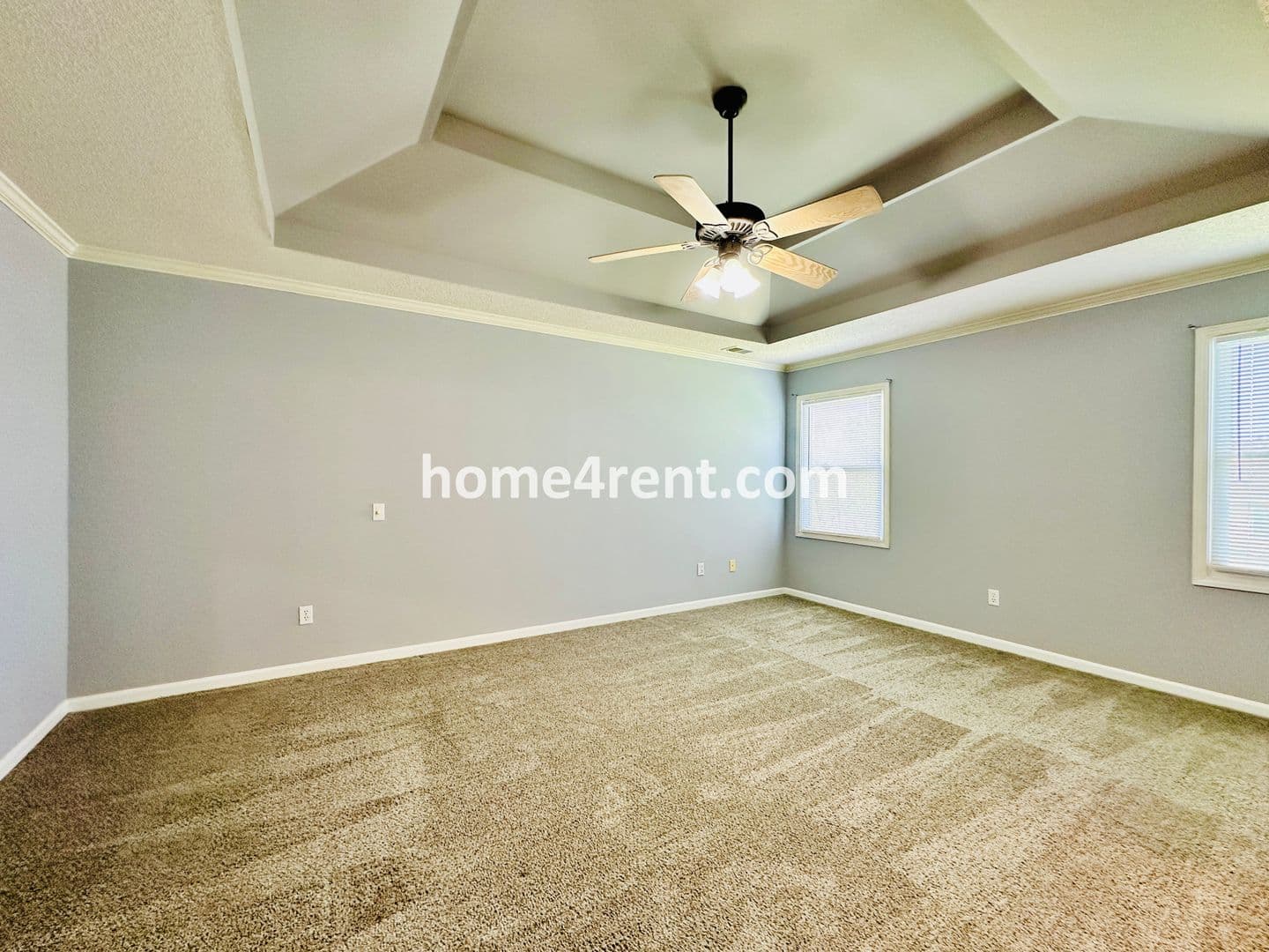 Overland Park House: 8102 W 144th Pl