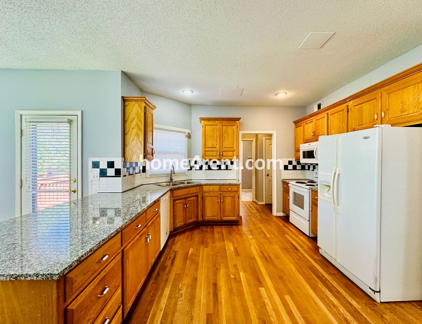 Overland Park House: 8102 W 144th Pl