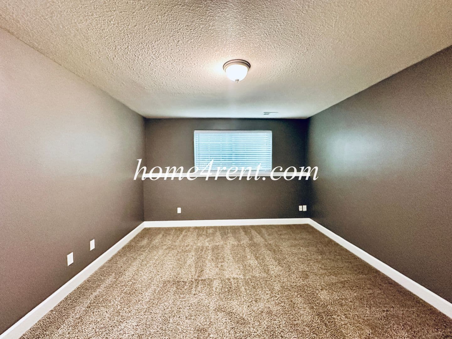 Olathe House: 11135 S Woodsonia Dr