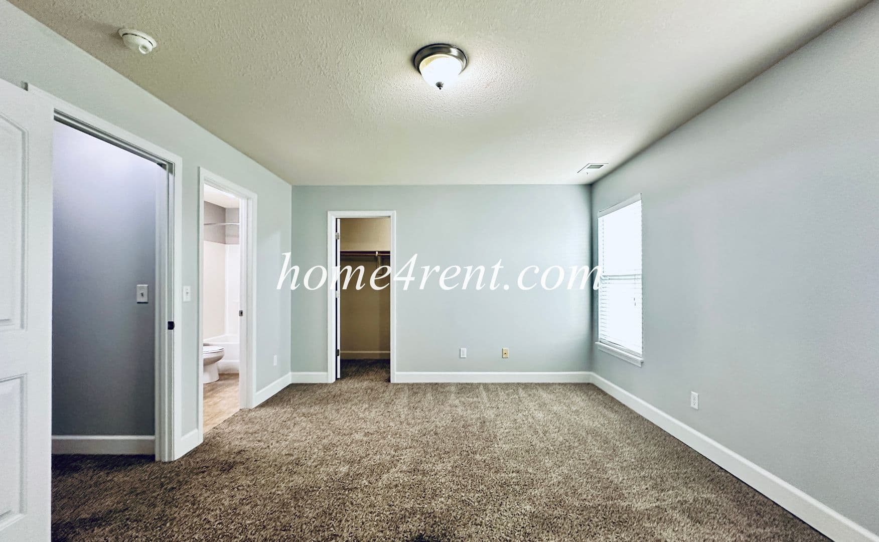 Olathe House: 11135 S Woodsonia Dr