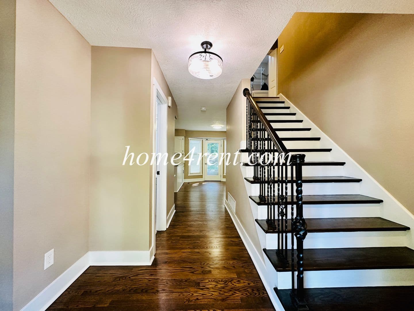 Lenexa House: 15125 W 84th St
