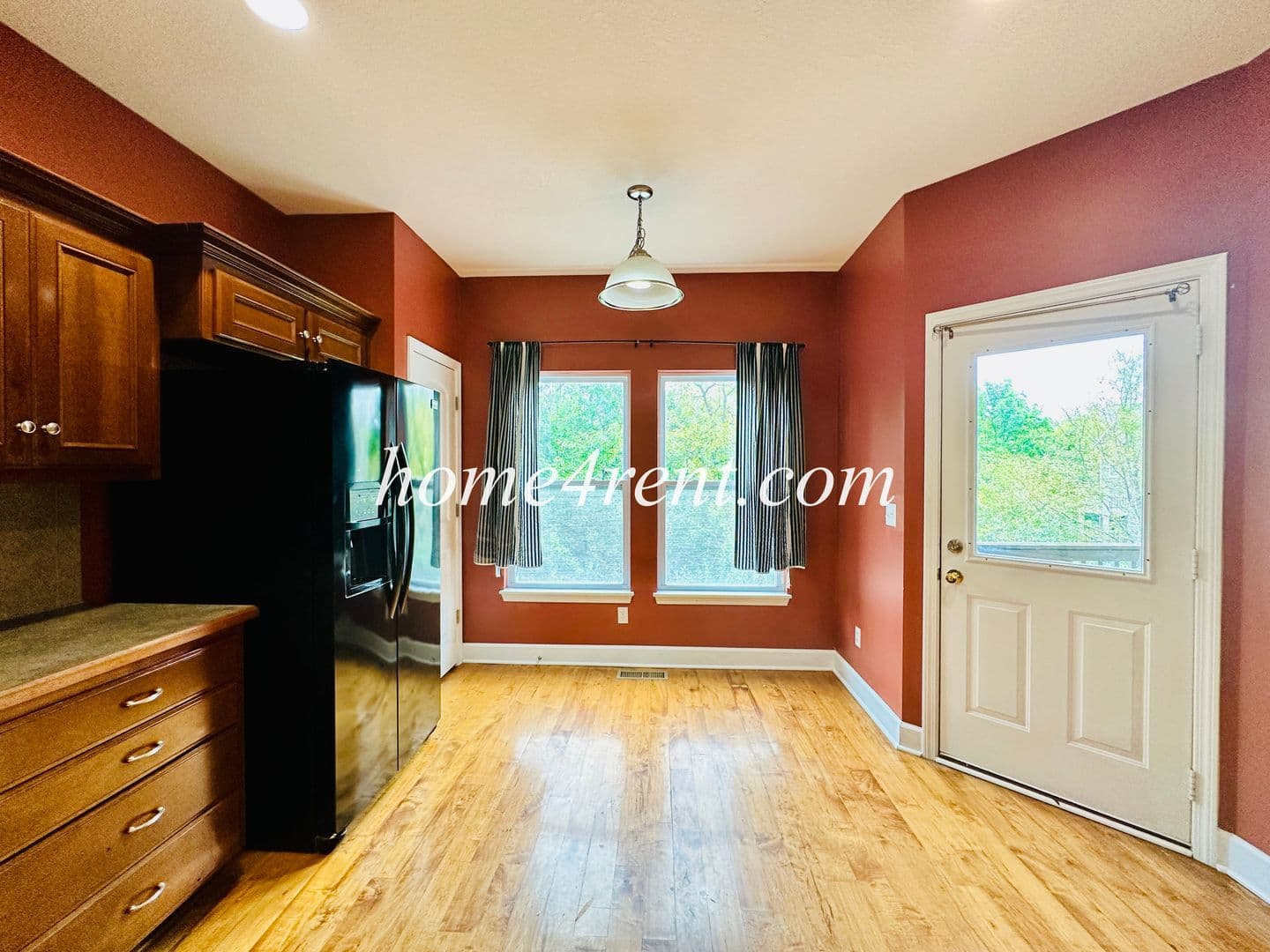 Olathe House: 11135 S Woodsonia Dr