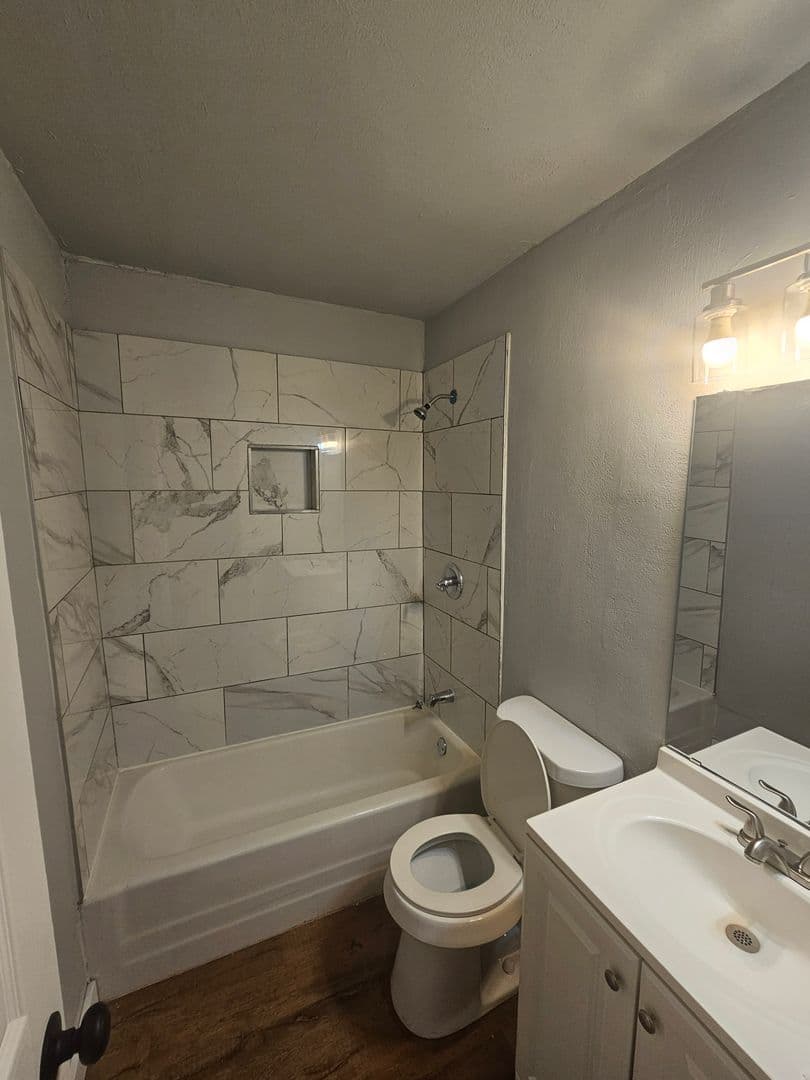 Lawton House: 2001 NW BALDWIN  #A