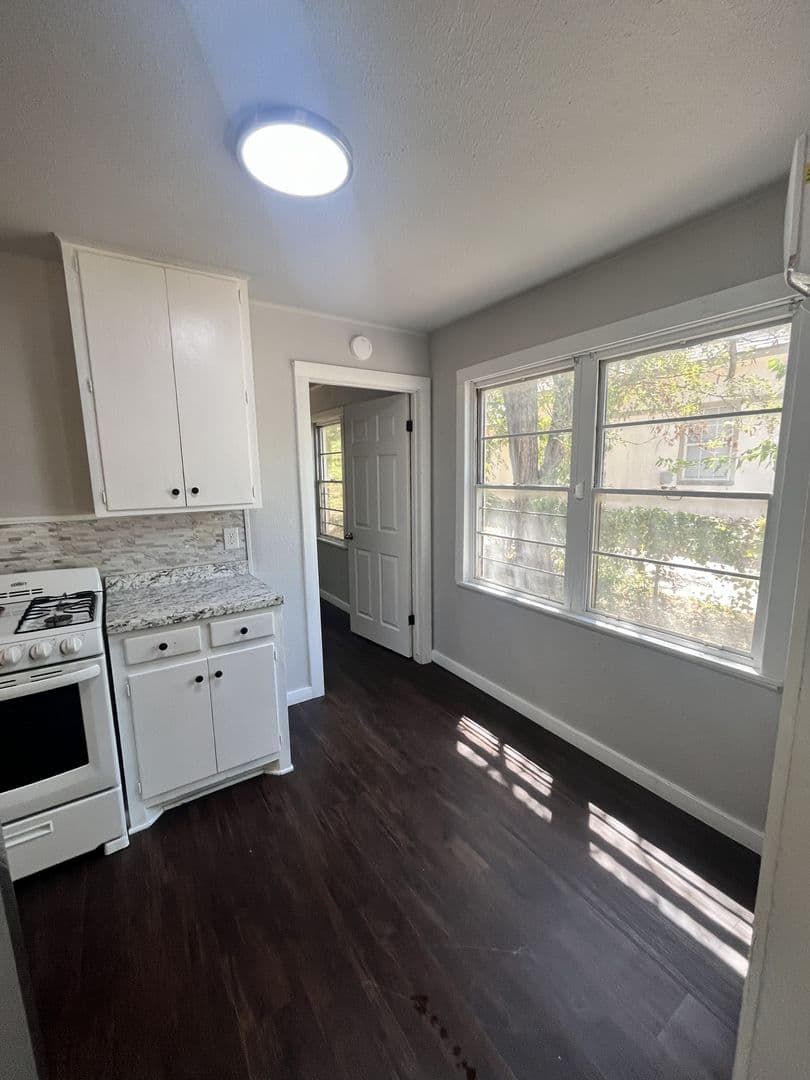 Lawton House: 910 1/2 SW 7th St.