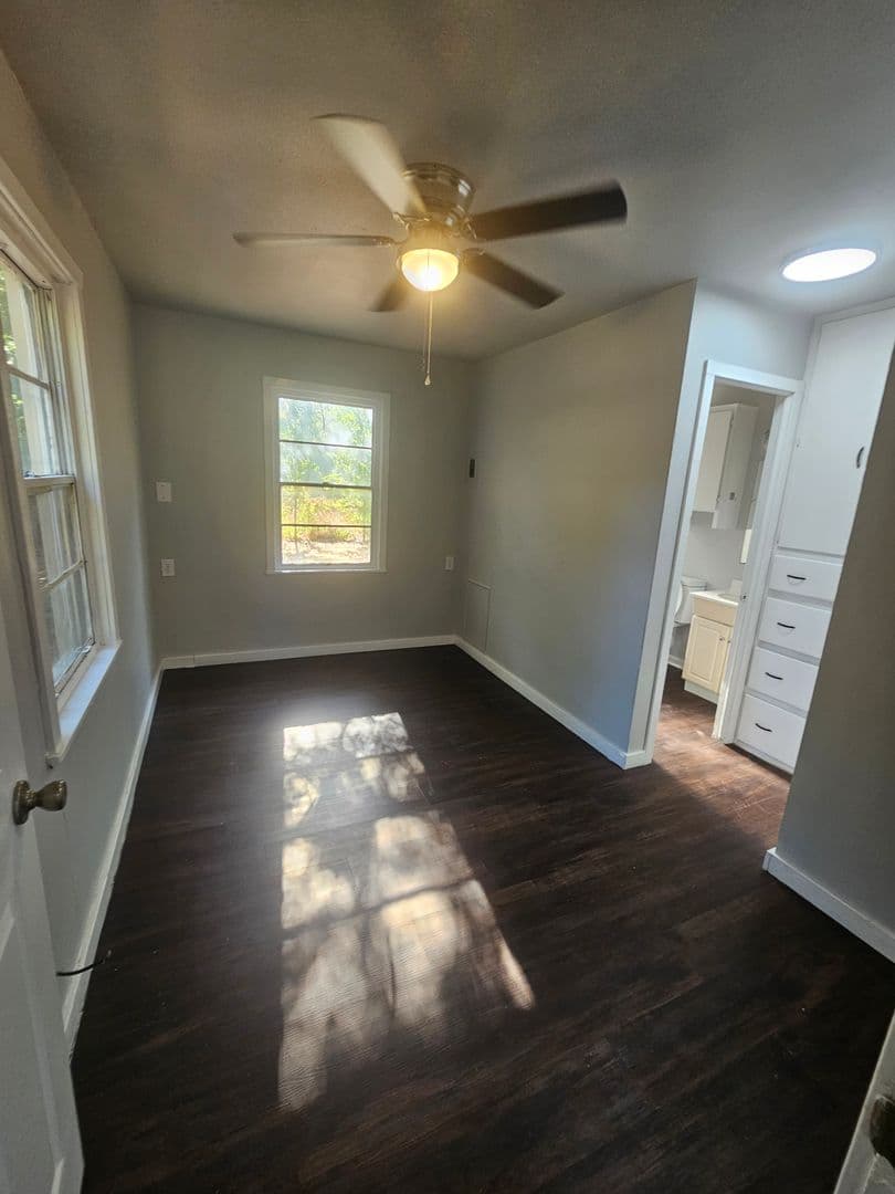 Lawton House: 910 SW 7th St.