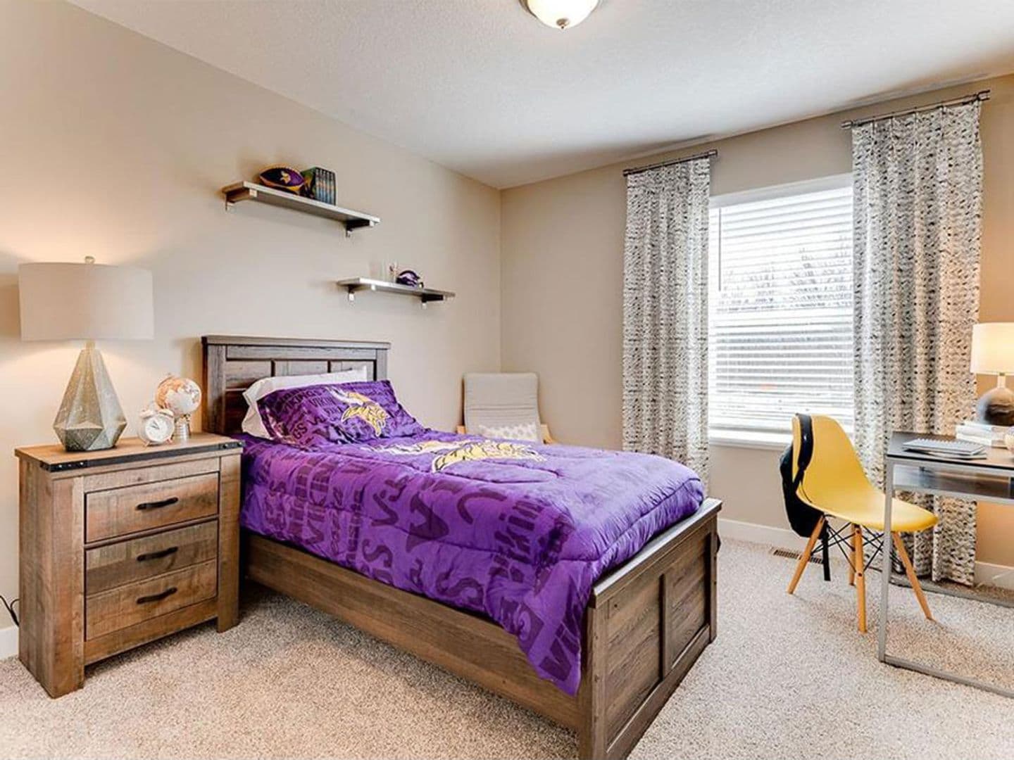 Rosemount House: 1381 136th St W