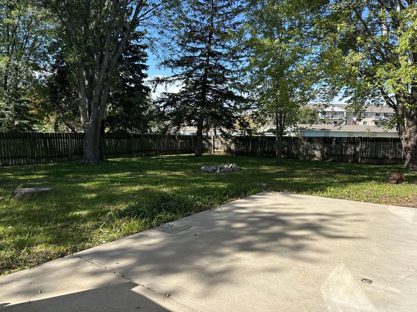 Burnsville House: 14000 Park Ave