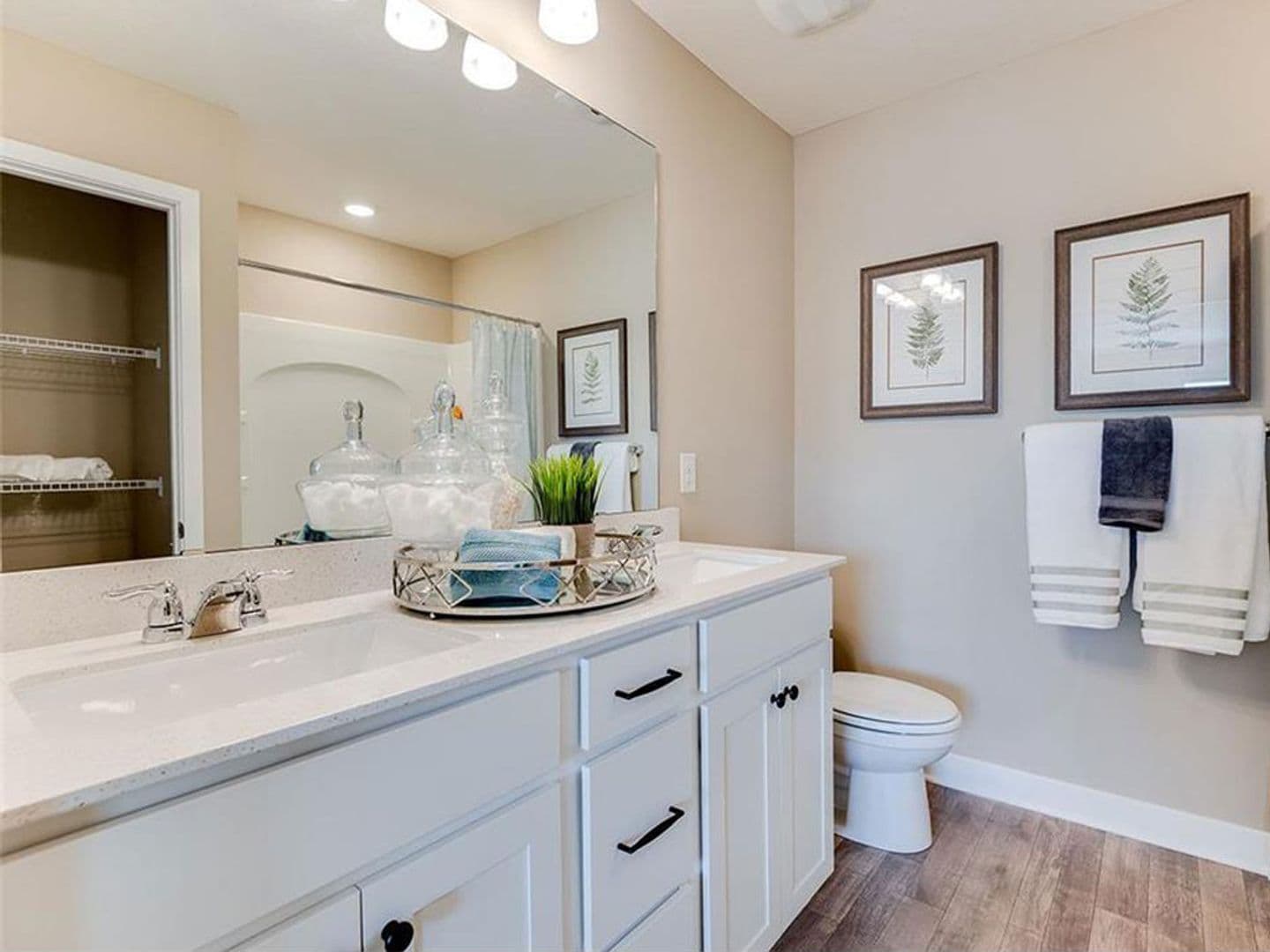 Rosemount House: 1381 136th St W