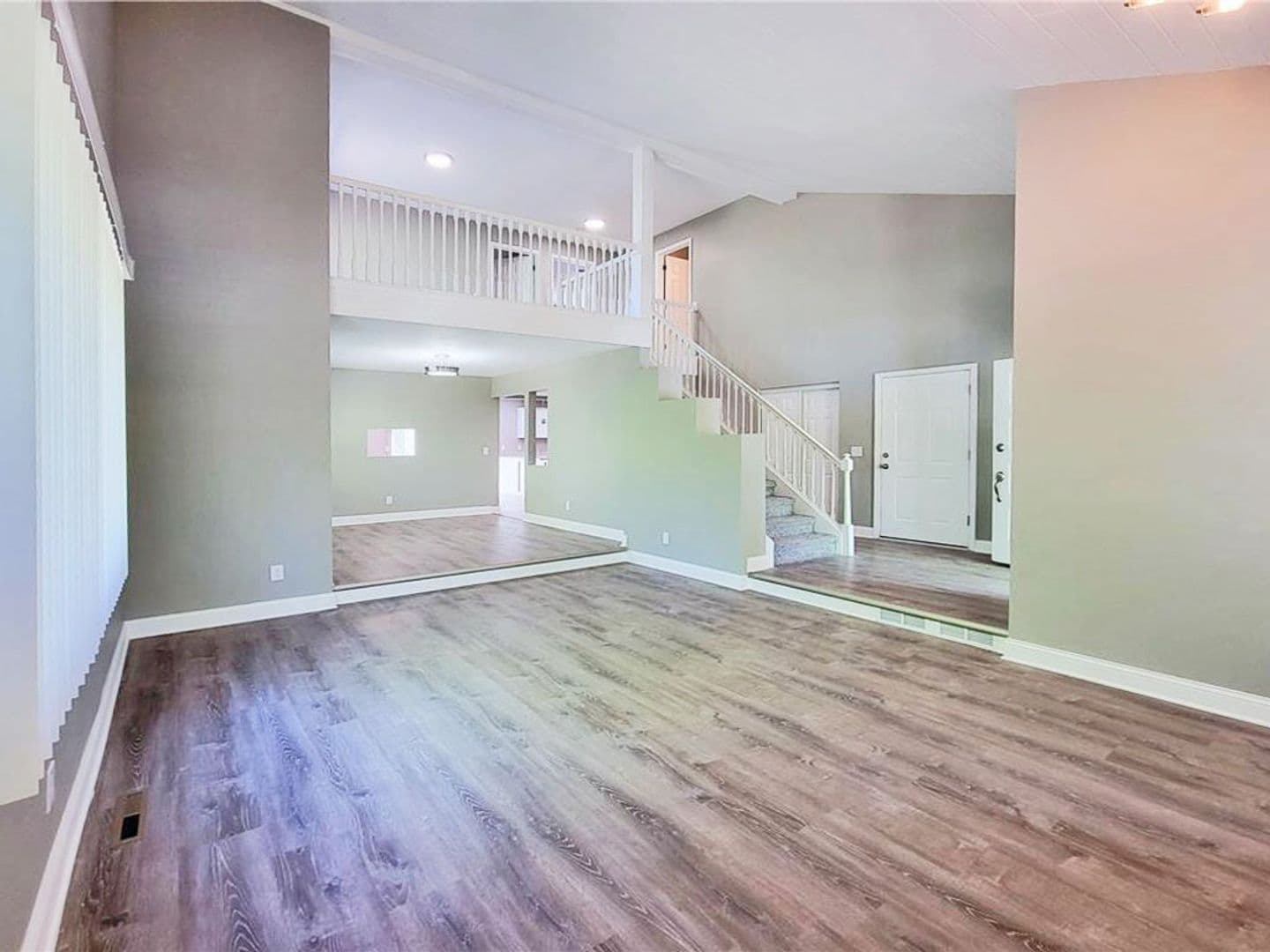 Plymouth House: 5743 Juneau Lane N