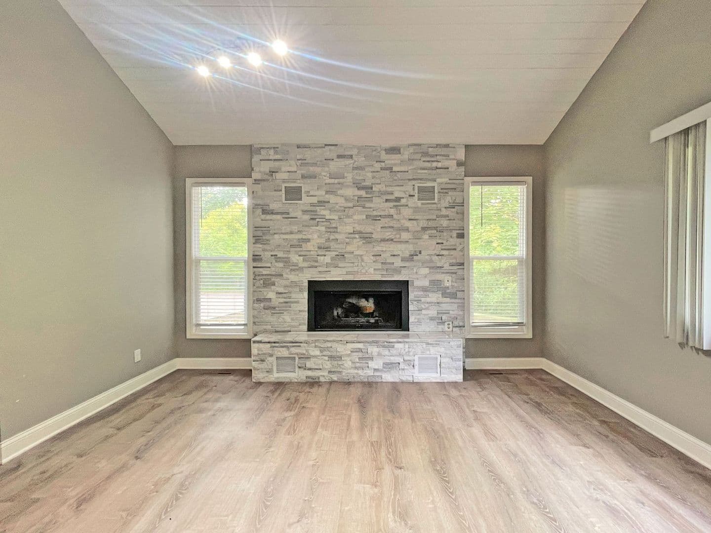 Plymouth House: 5743 Juneau Lane N