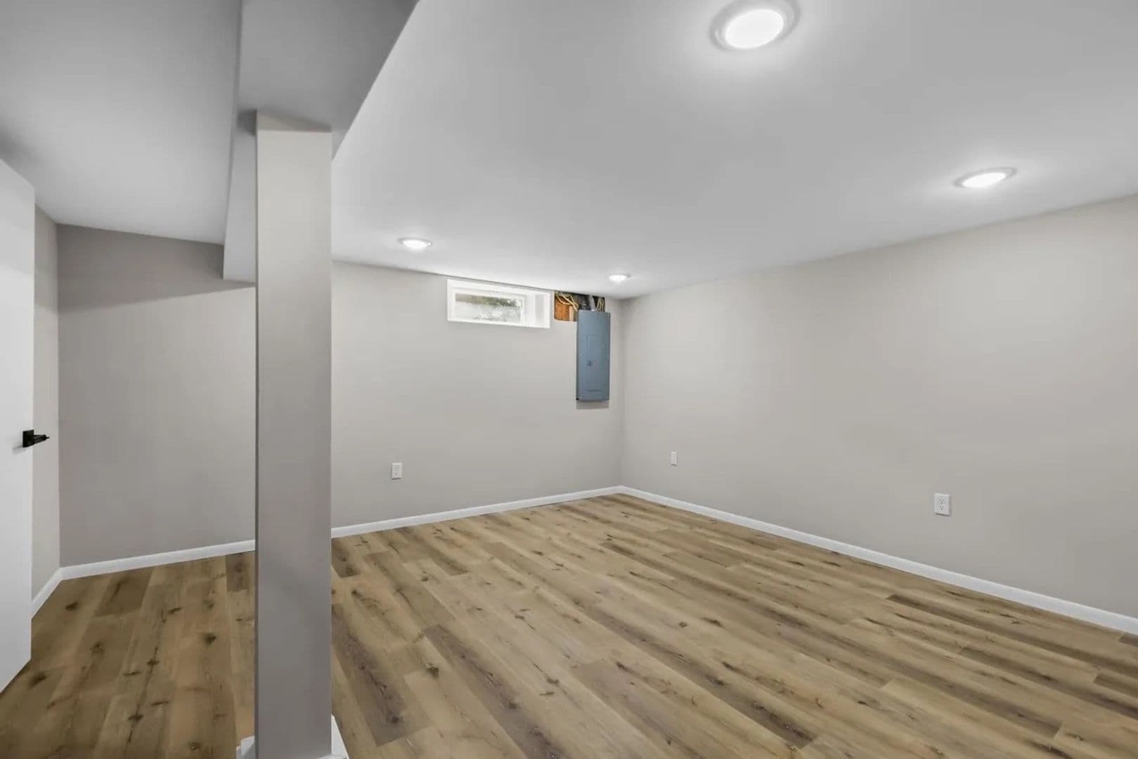 Maple Grove House: 9480 Revere Lane N