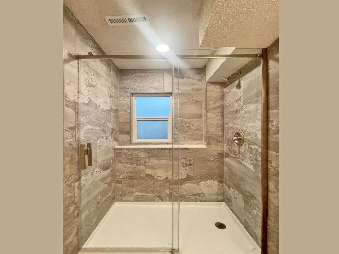 Apple Valley House: 15828 Harwell Avenue