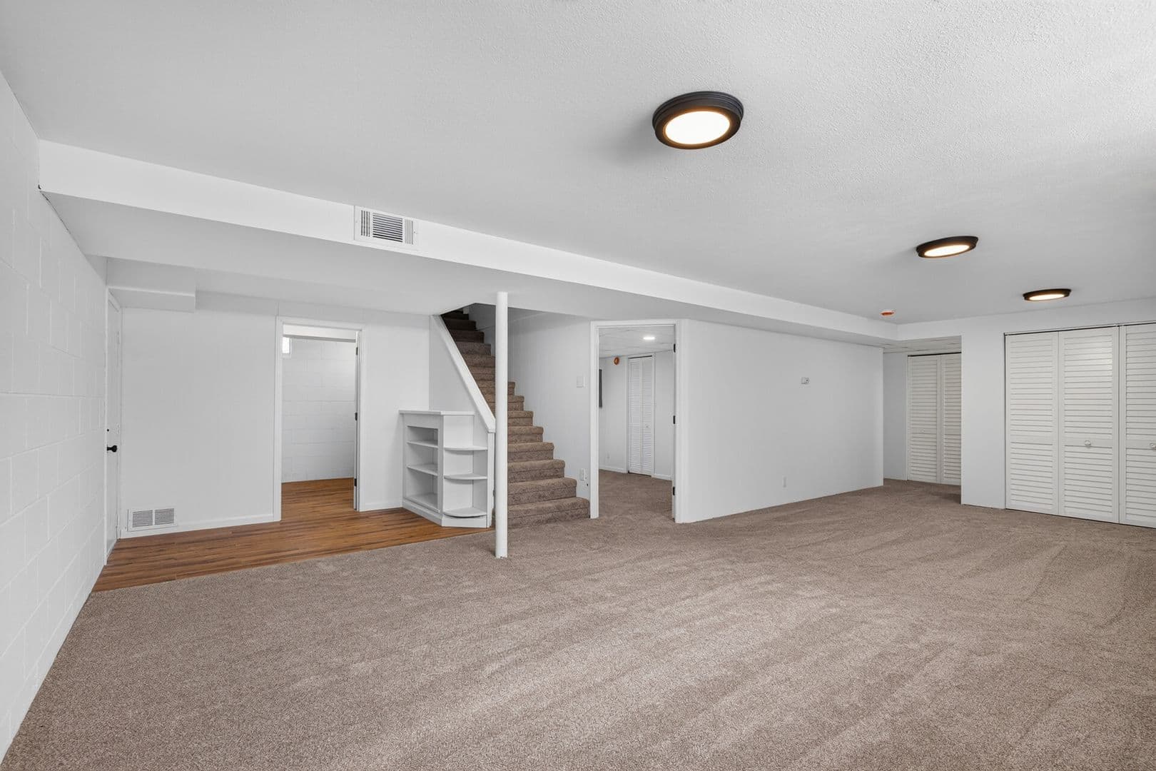 Inver Grove Heights House: 1875 46th St E