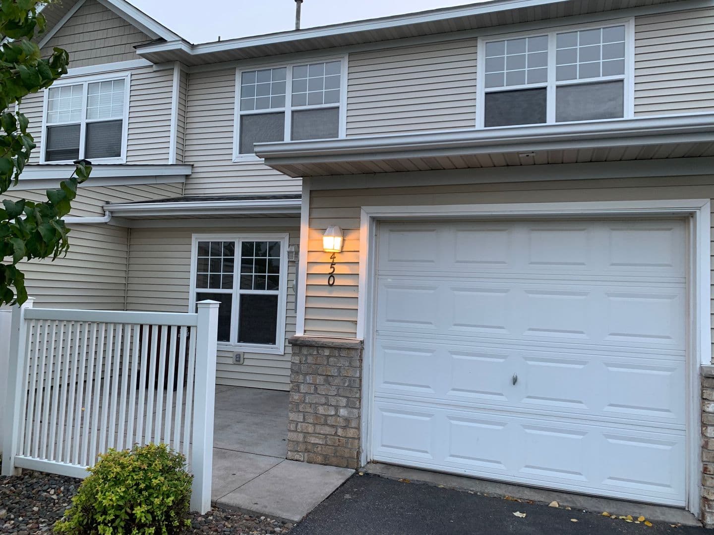 Oakdale Townhome: 450 Hickory Lane