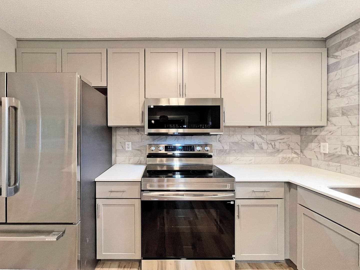 Apple Valley House: 15828 Harwell Avenue