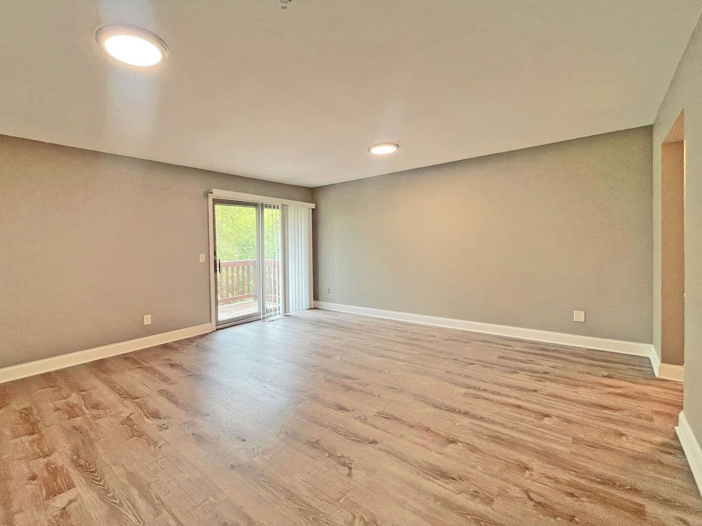 Plymouth House: 5743 Juneau Lane N