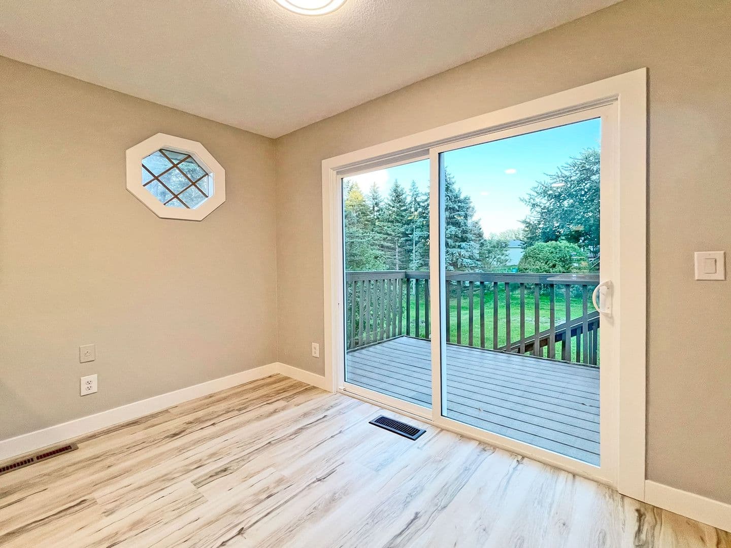 Apple Valley House: 15828 Harwell Avenue