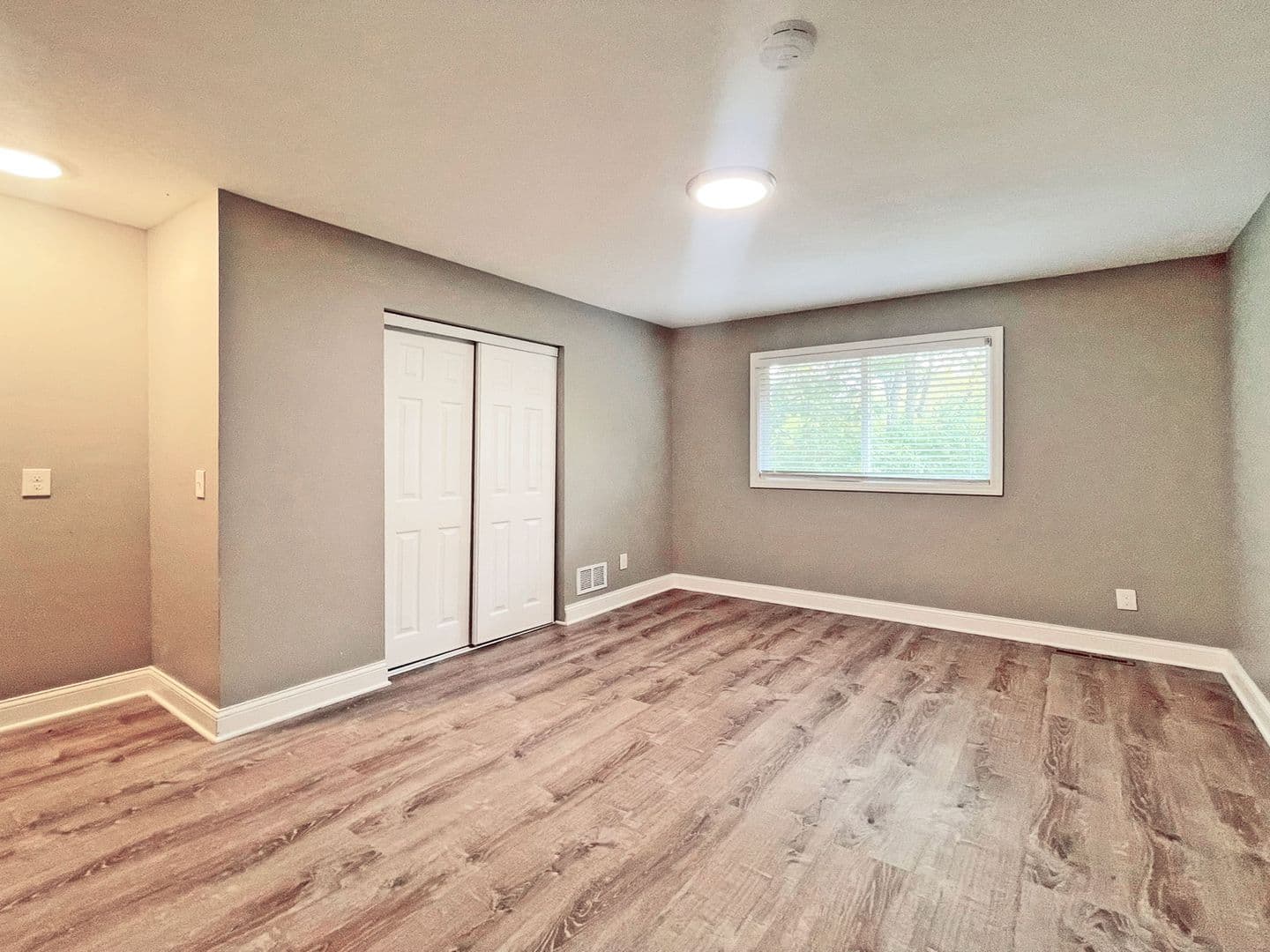 Plymouth House: 5743 Juneau Lane N