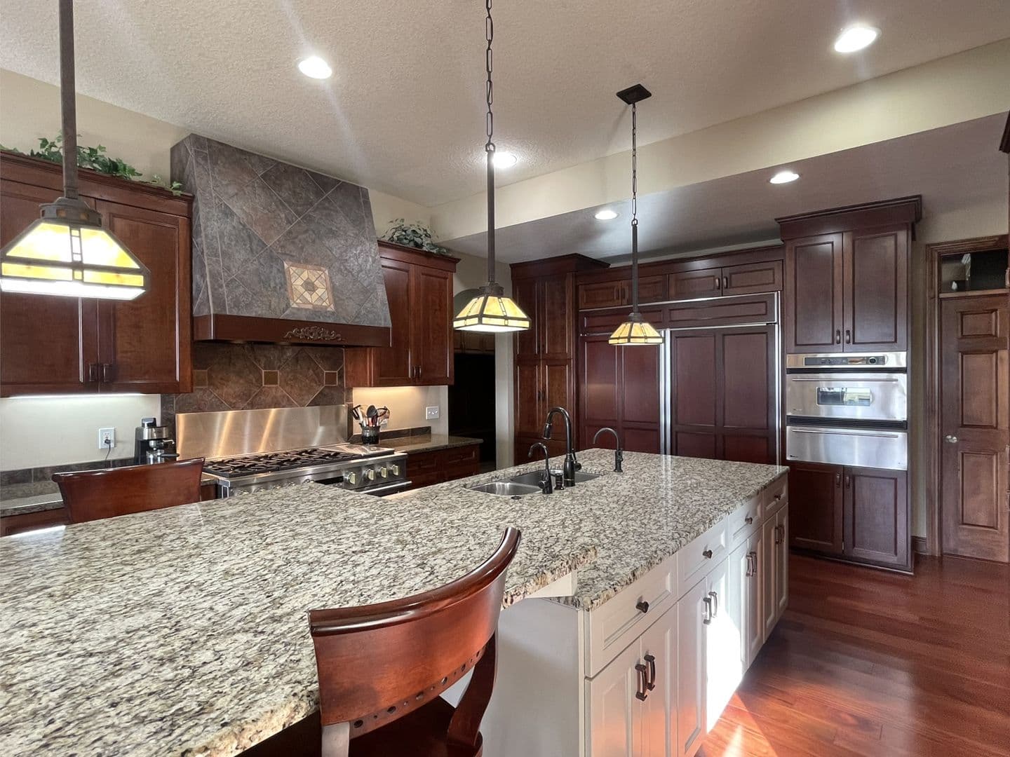Orono House: 3995 North Shore Dr