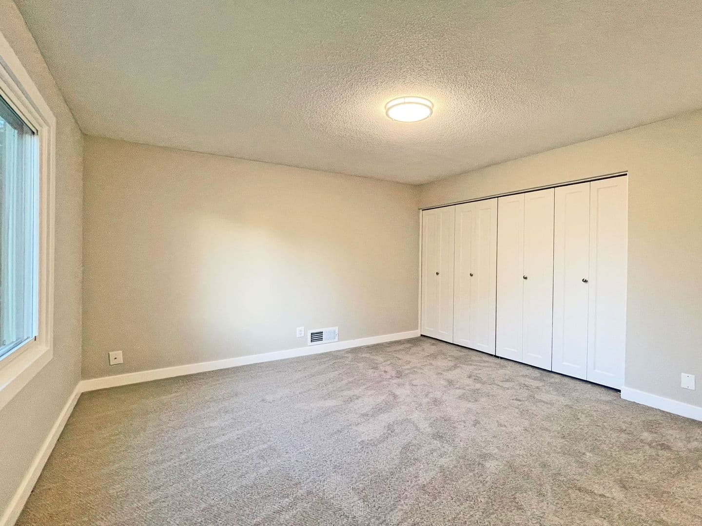 Apple Valley House: 15828 Harwell Avenue