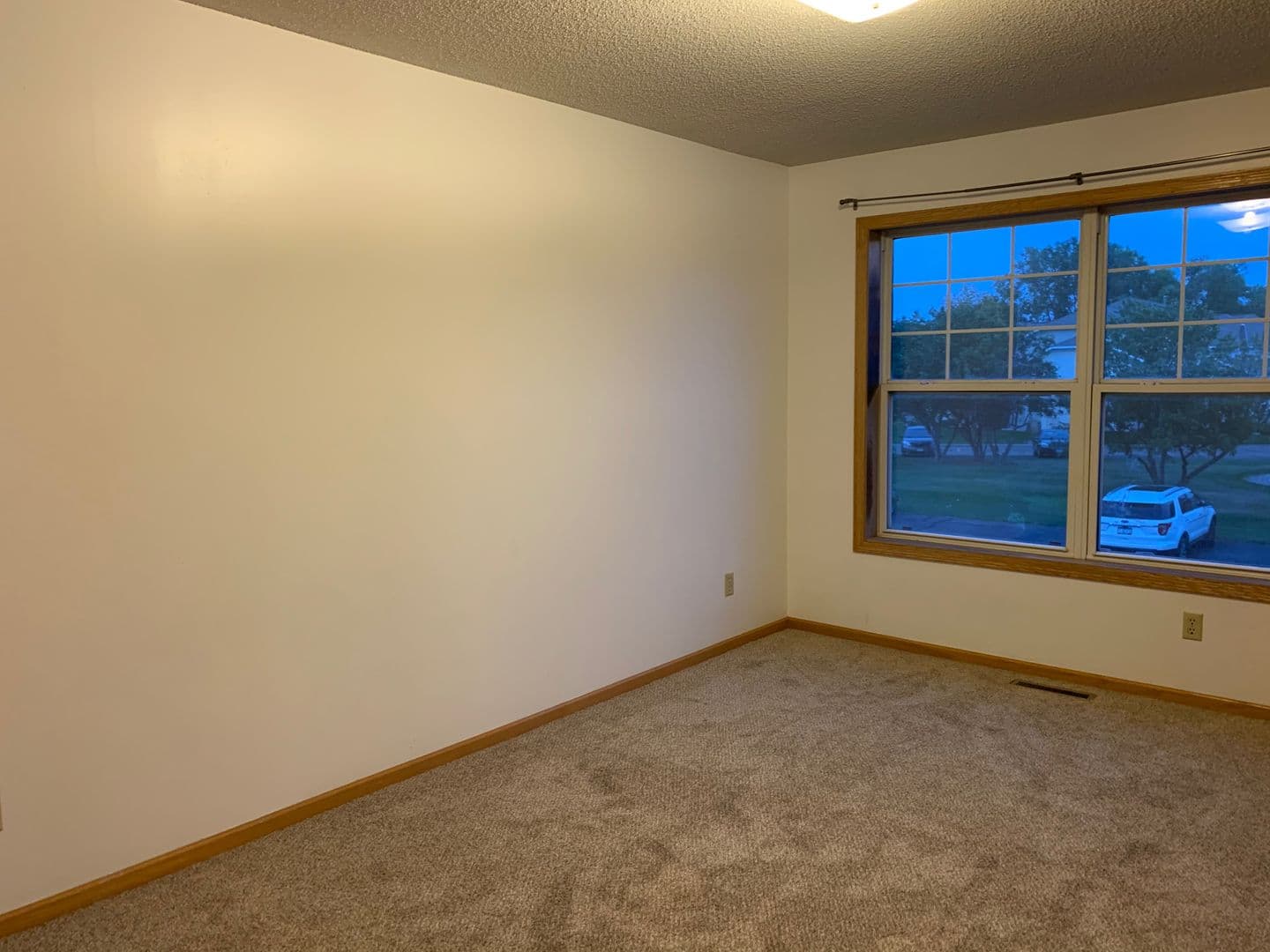 Oakdale Townhome: 450 Hickory Lane