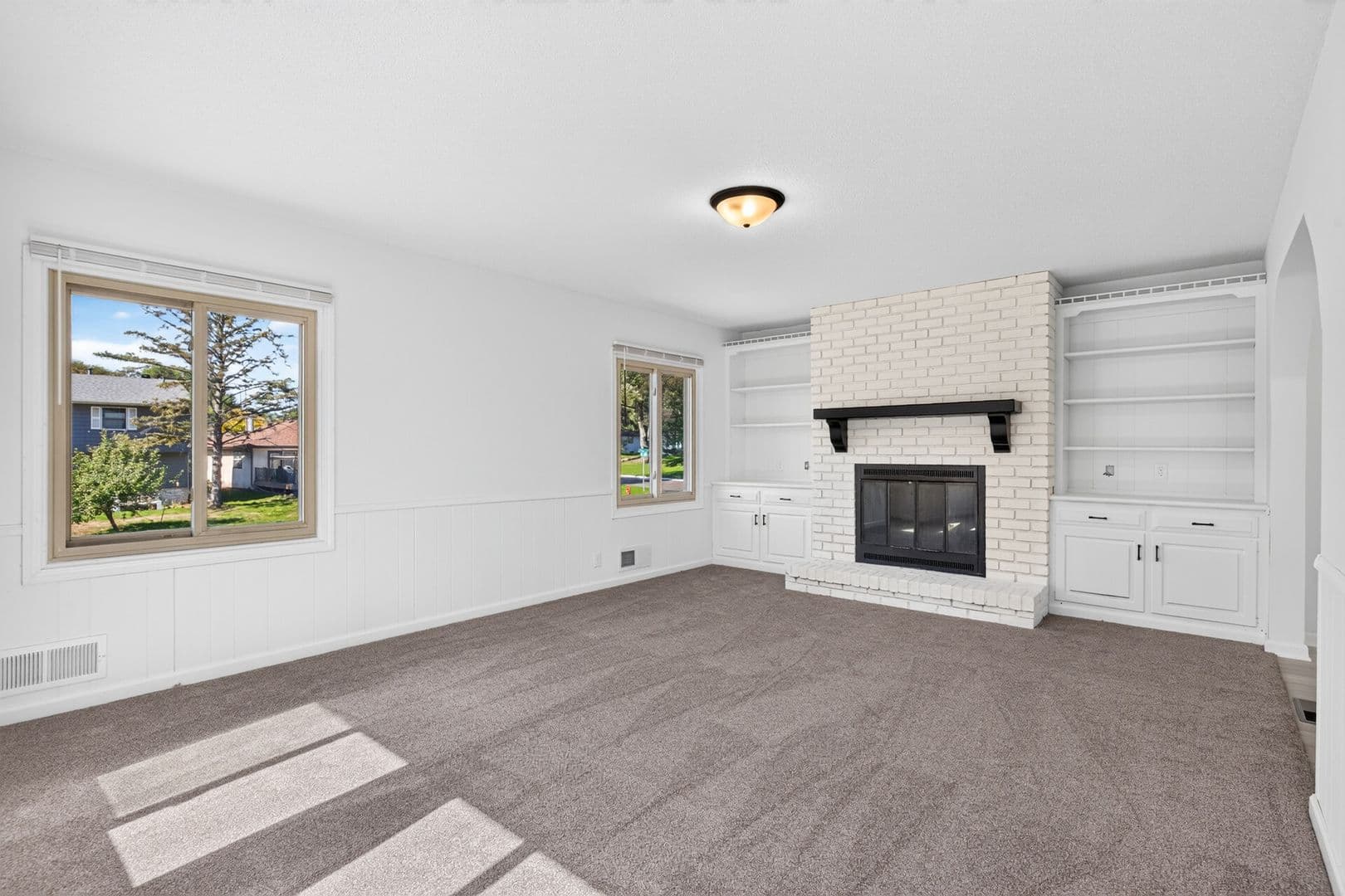 Inver Grove Heights House: 1875 46th St E