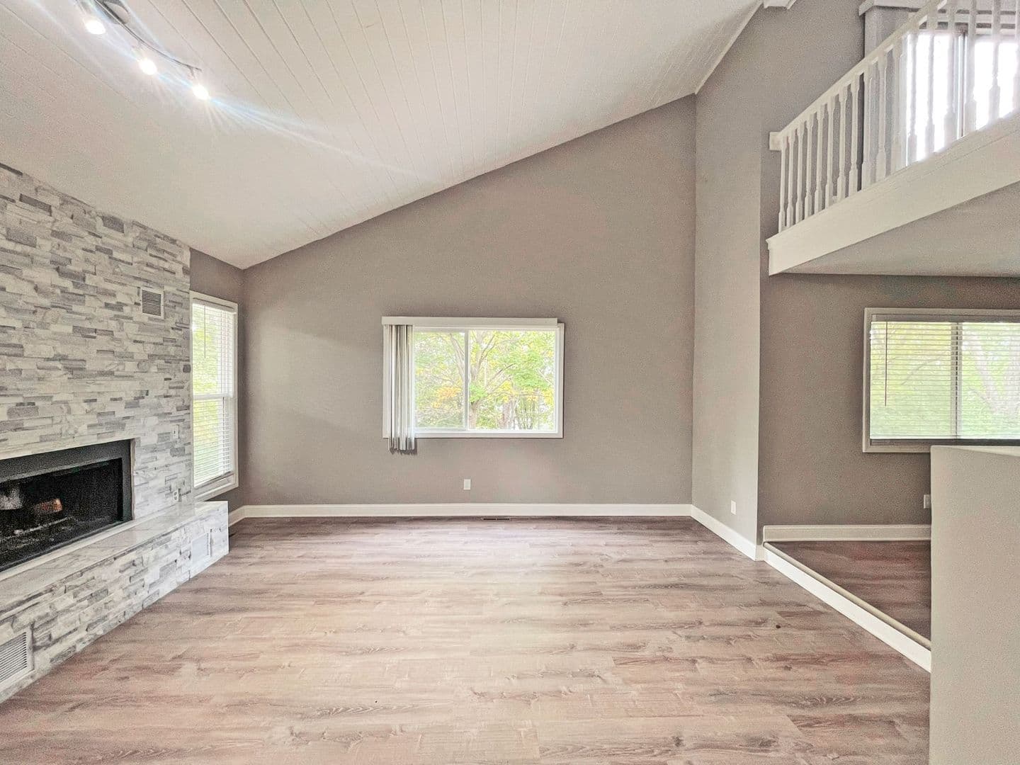 Plymouth House: 5743 Juneau Lane N