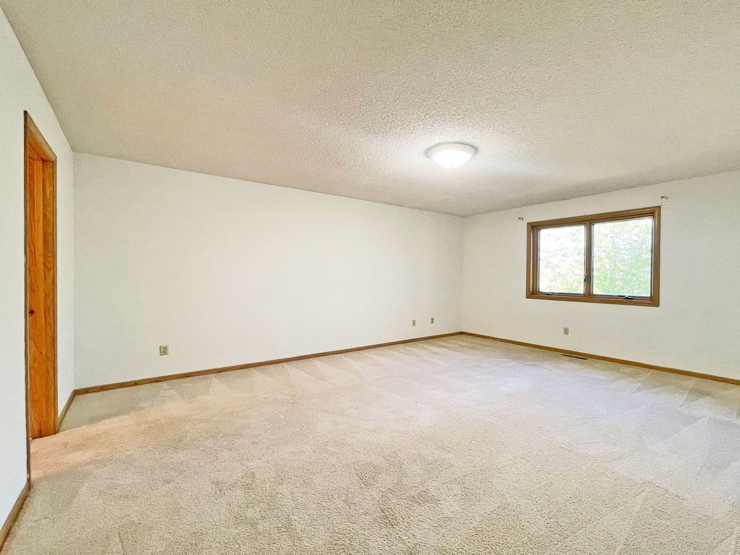 Woodbury House: 10066 Fox Run Cove