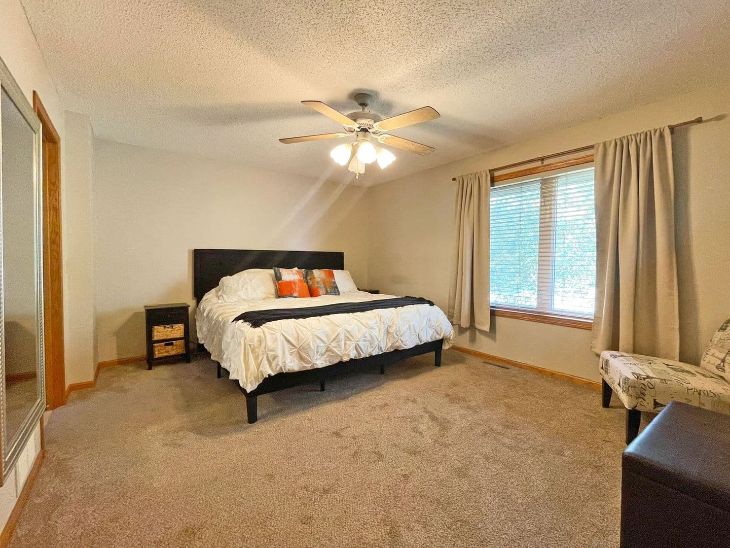 Rosemount House: 15711 Crocus Avenue