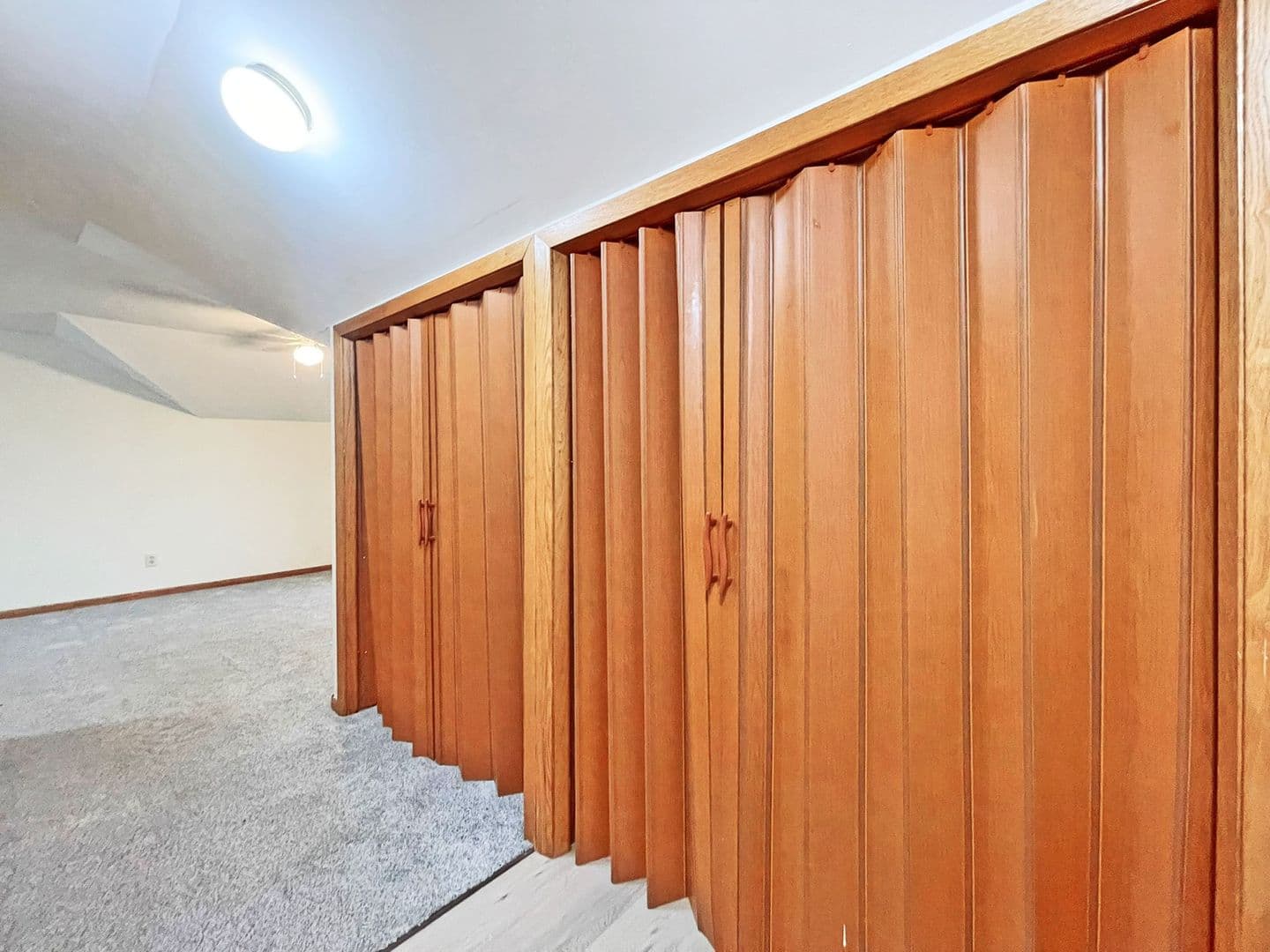 Hopkins Apartment: 245 7th Ave N