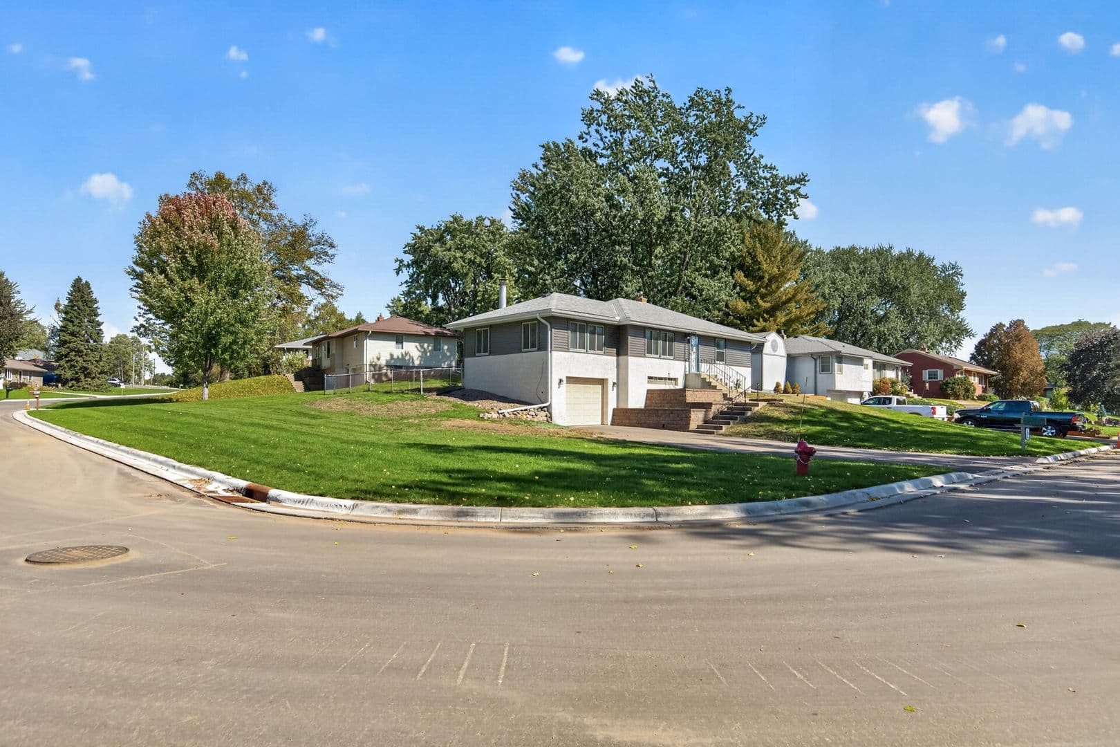 Inver Grove Heights House: 1875 46th St E