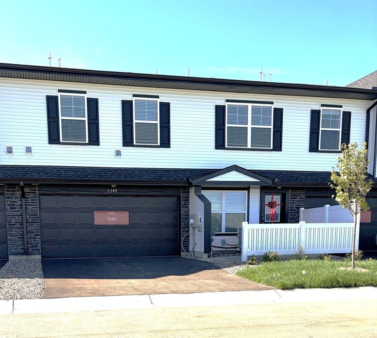 Woodbury Townhome: 5349 Long Point Pass