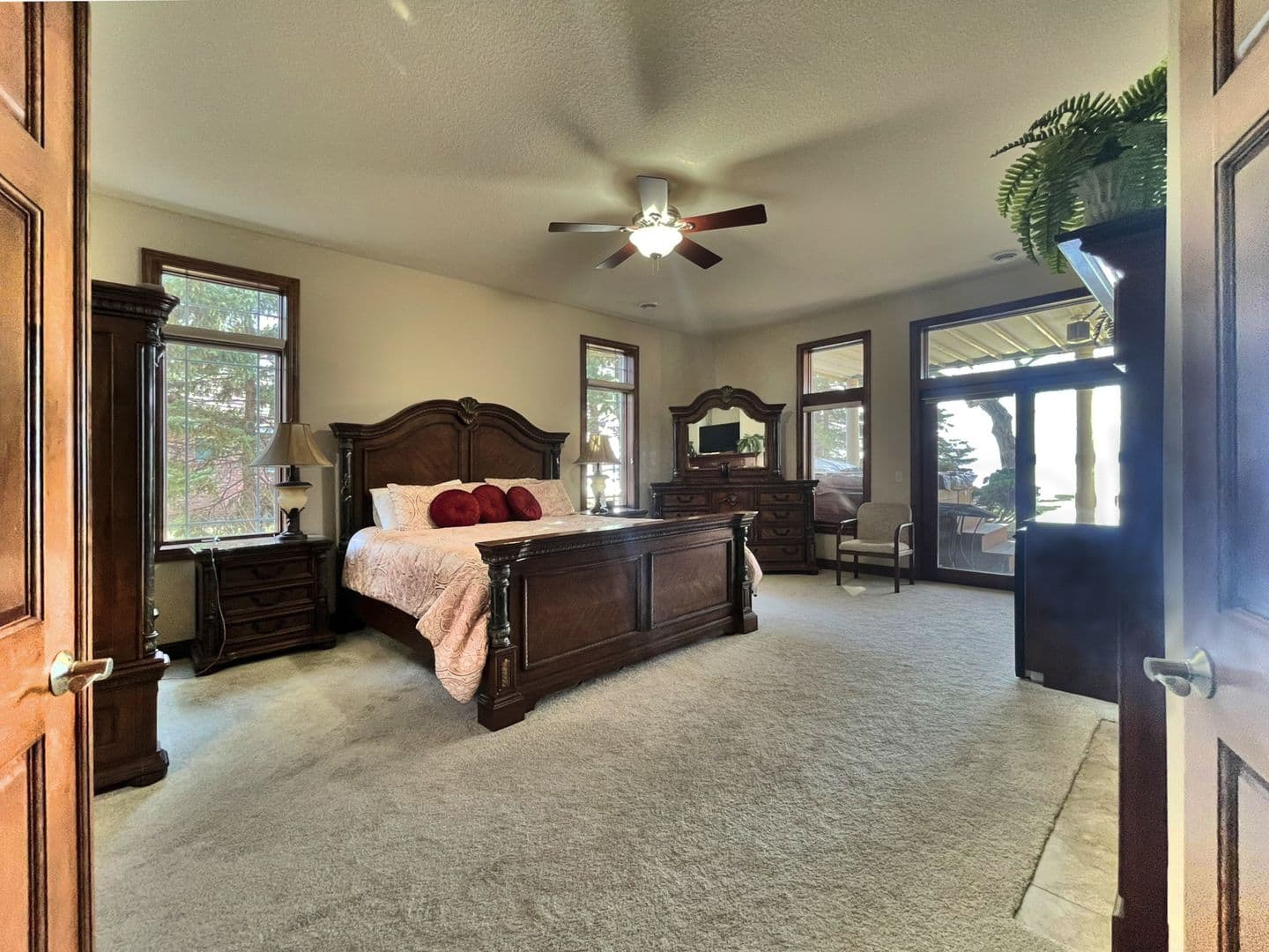 Orono House: 3995 North Shore Dr