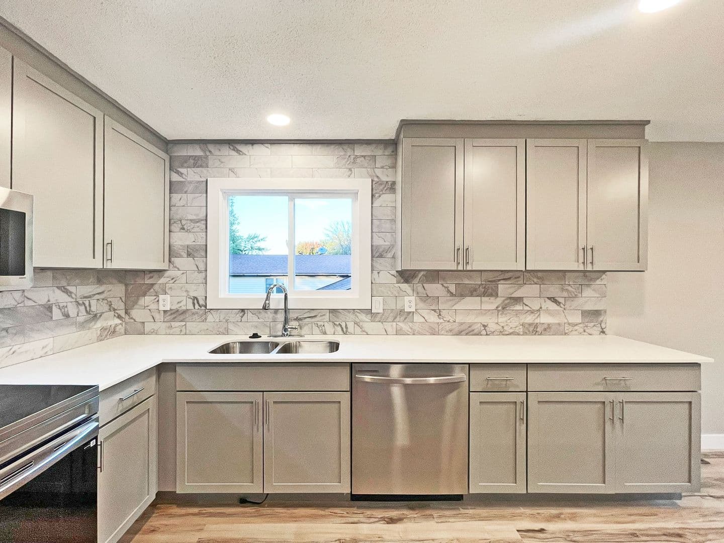 Apple Valley House: 15828 Harwell Avenue
