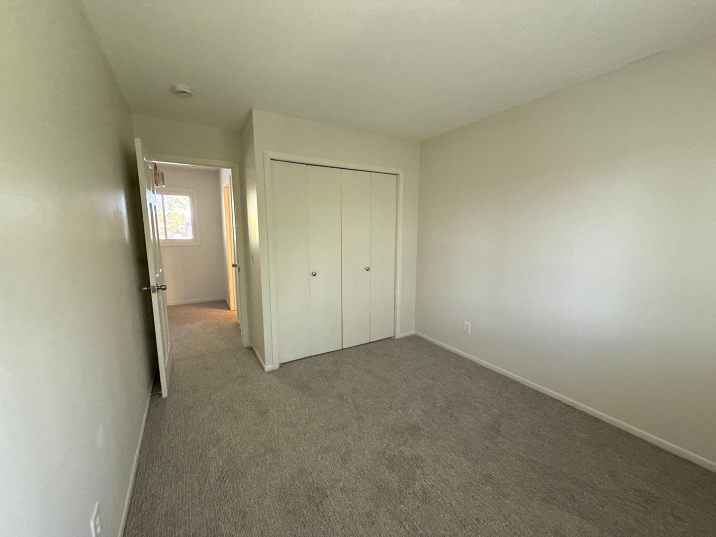 Burnsville House: 14000 Park Ave