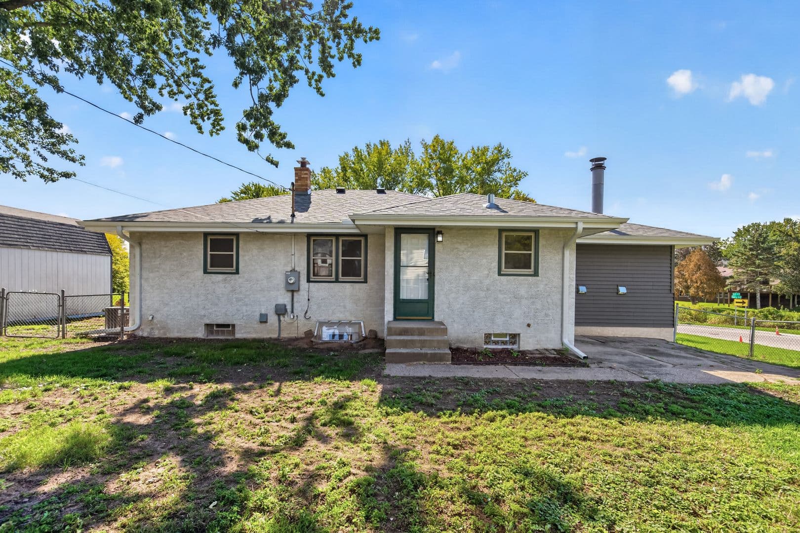 Inver Grove Heights House: 1875 46th St E