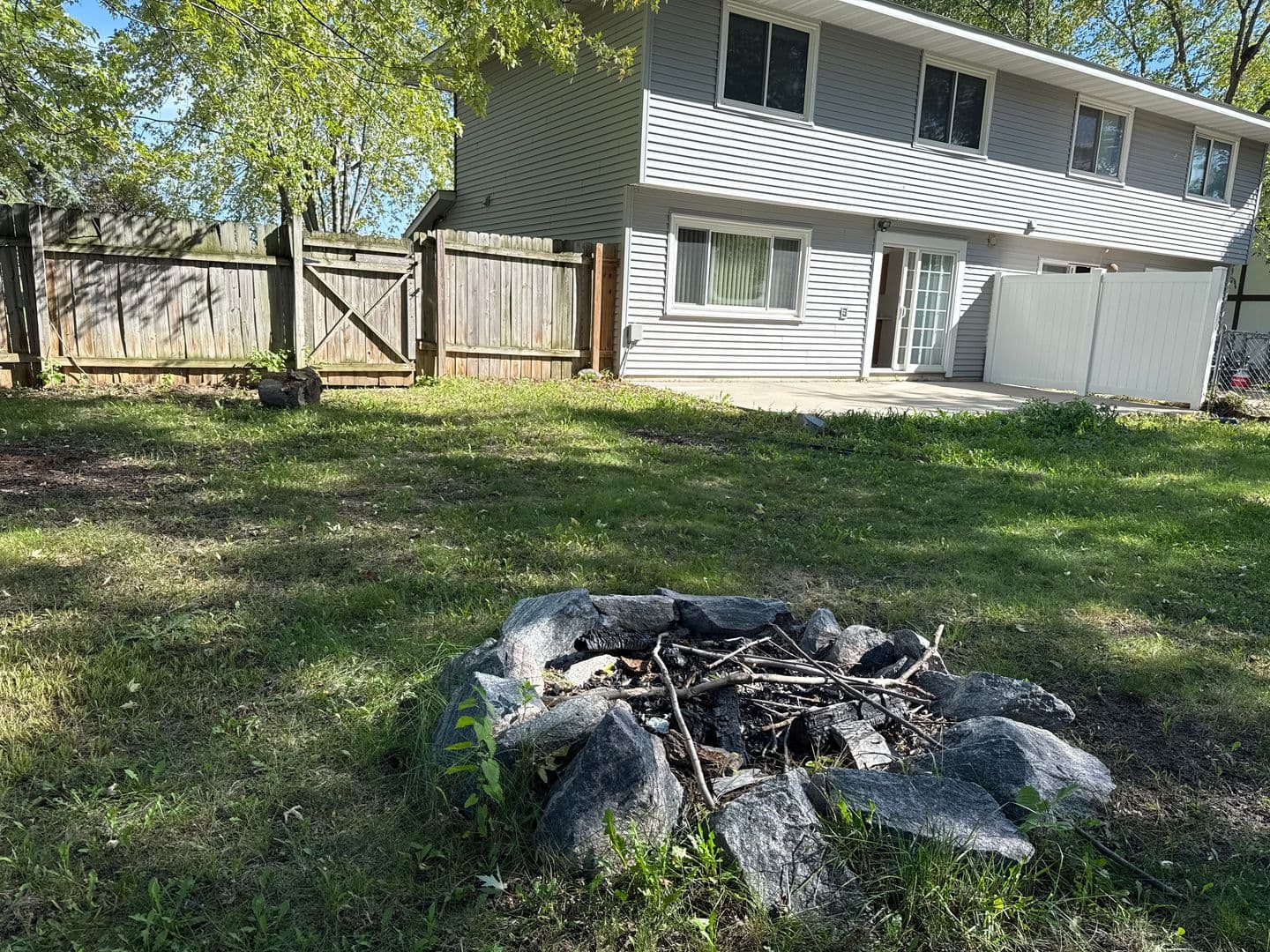 Burnsville House: 14000 Park Ave