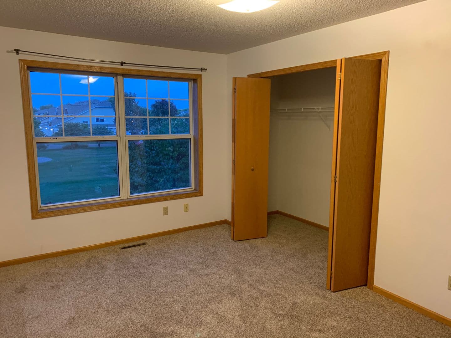 Oakdale Townhome: 450 Hickory Lane