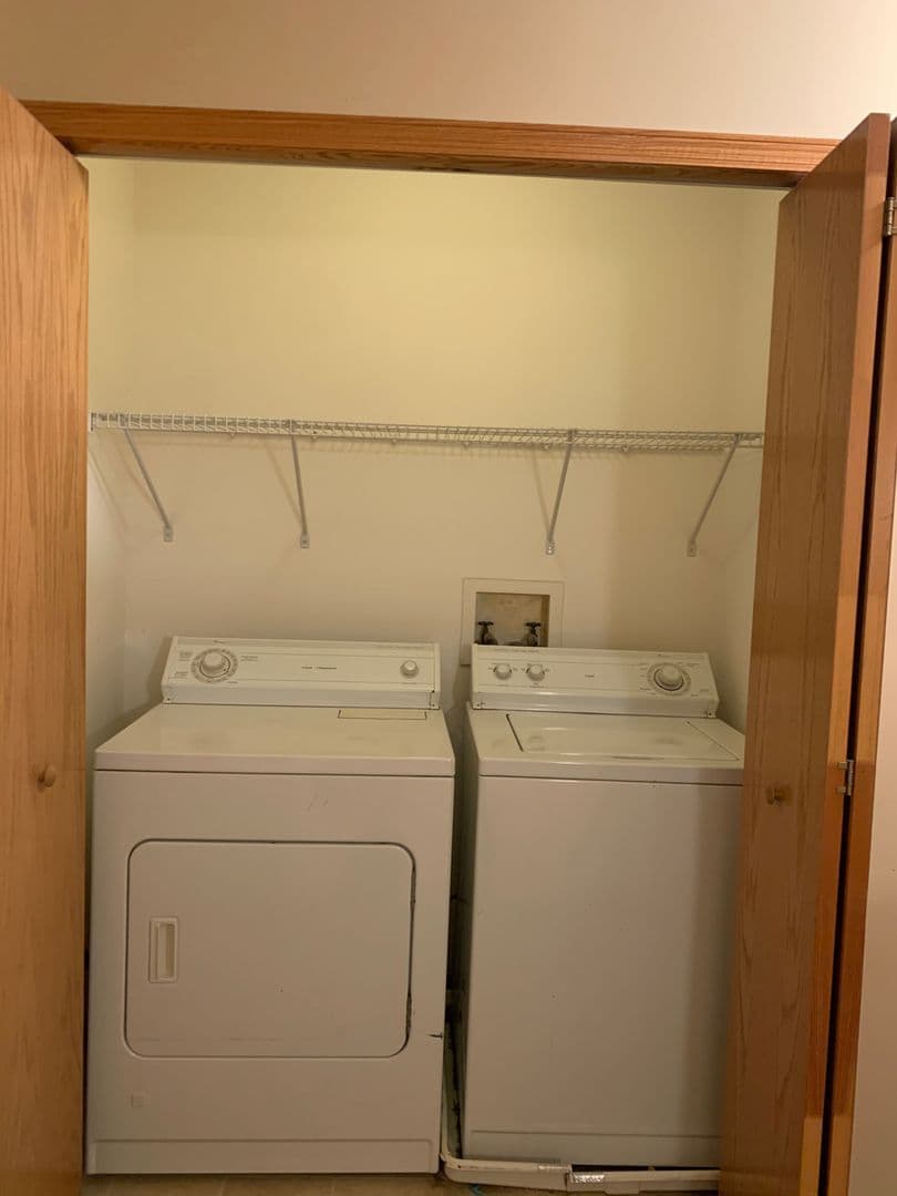 Oakdale Townhome: 450 Hickory Lane