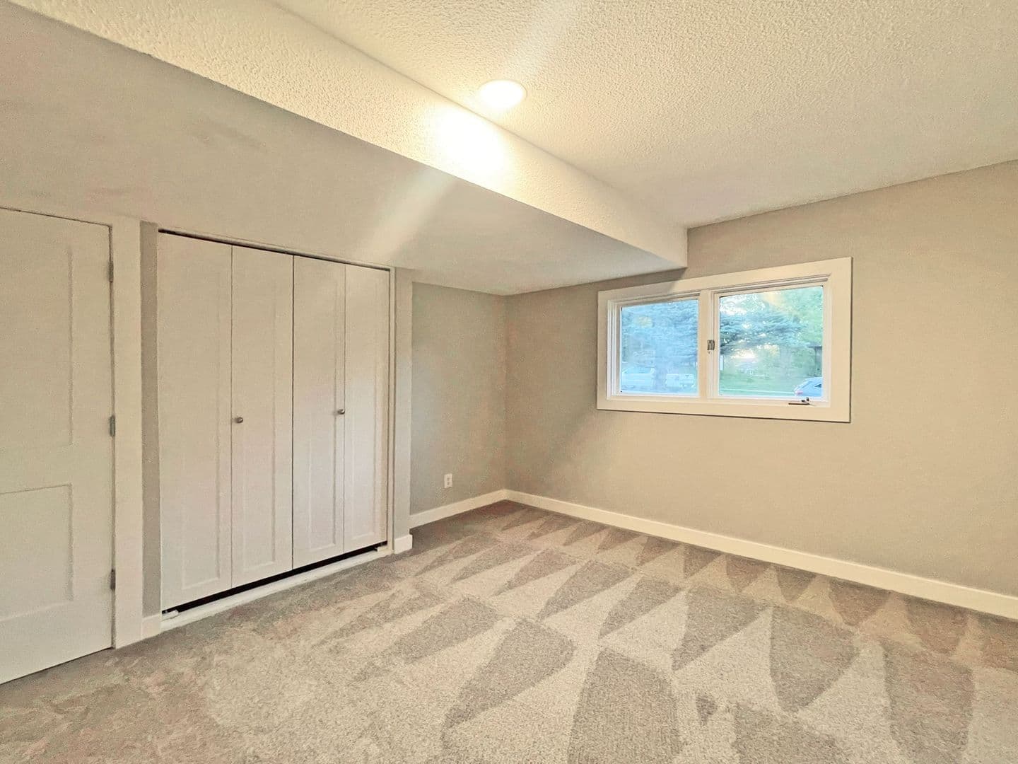 Apple Valley House: 15828 Harwell Avenue
