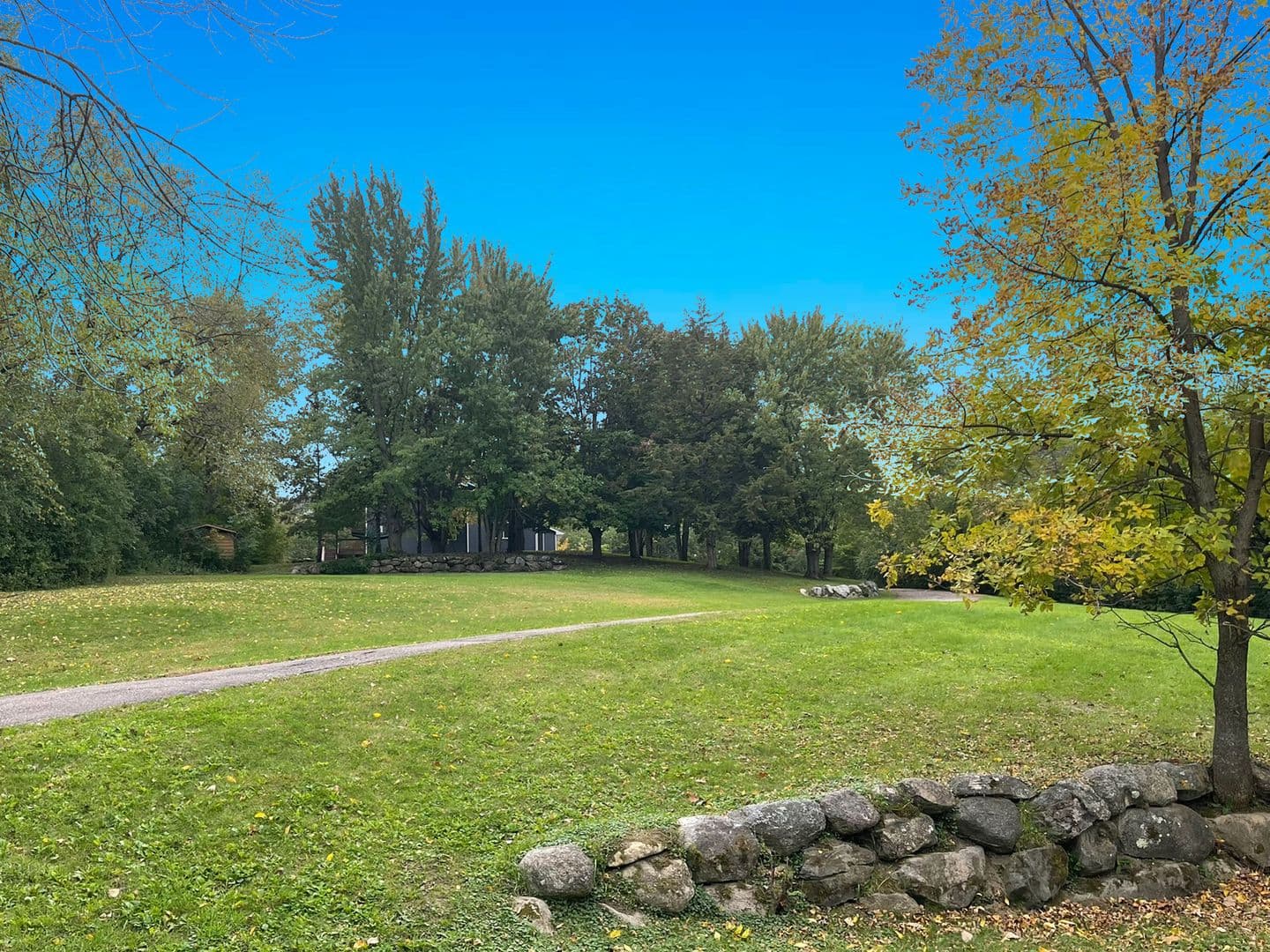 Plymouth House: 5743 Juneau Lane N