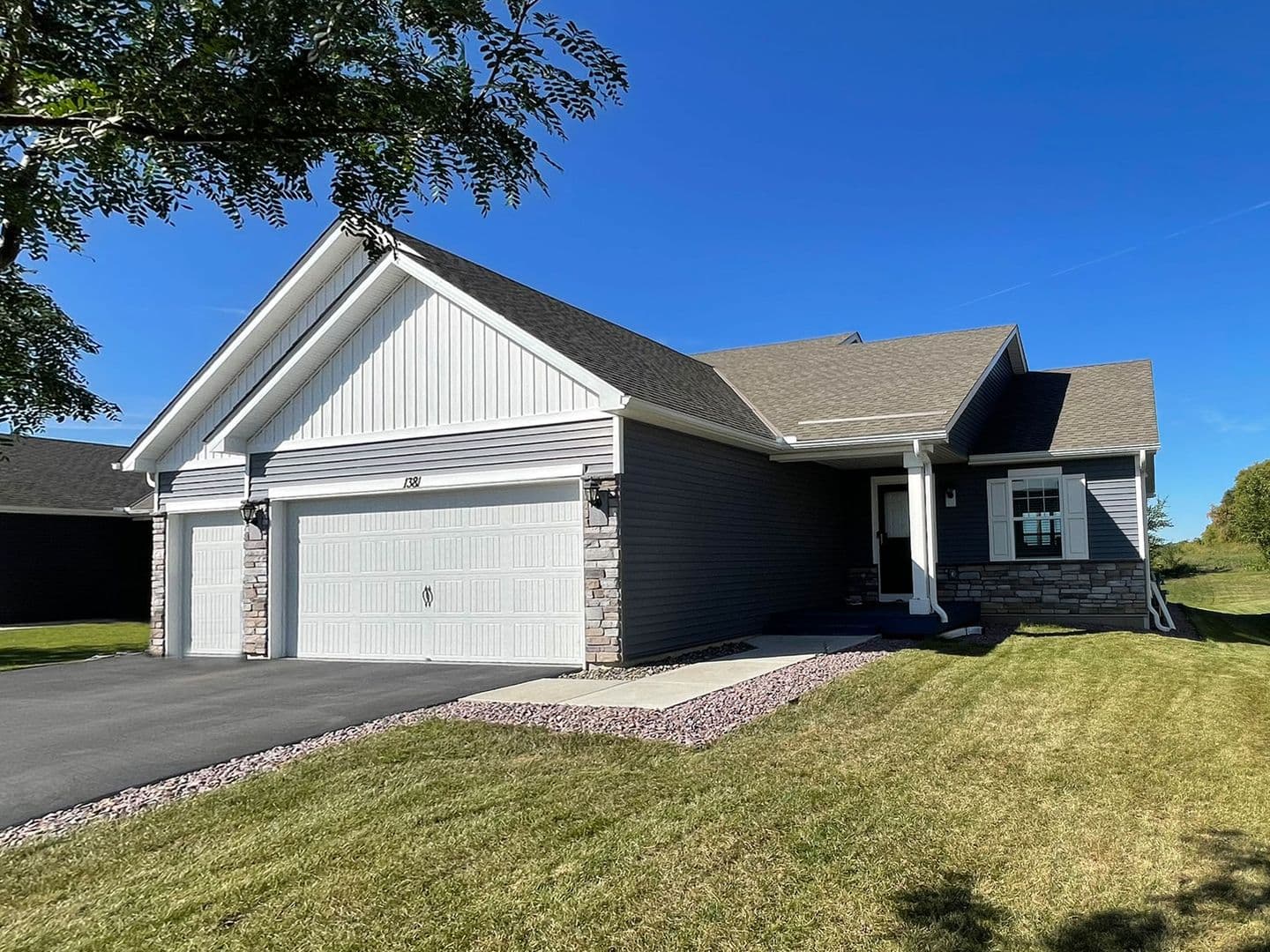 Rosemount House: 1381 136th St W