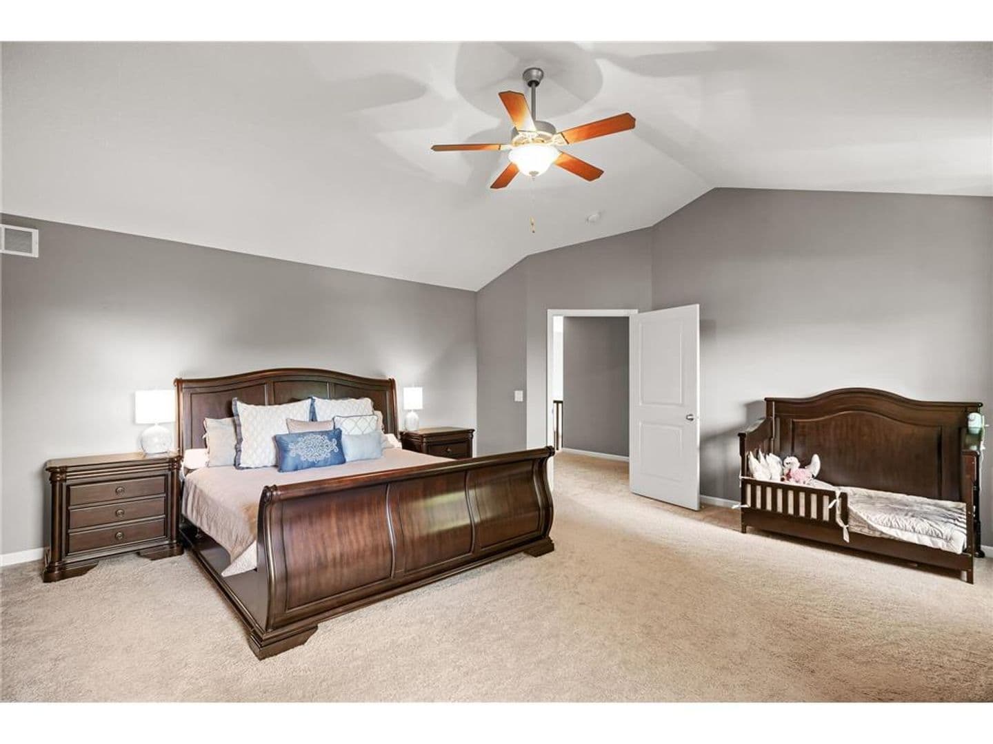 Plymouth House: 16540 61st Avenue N
