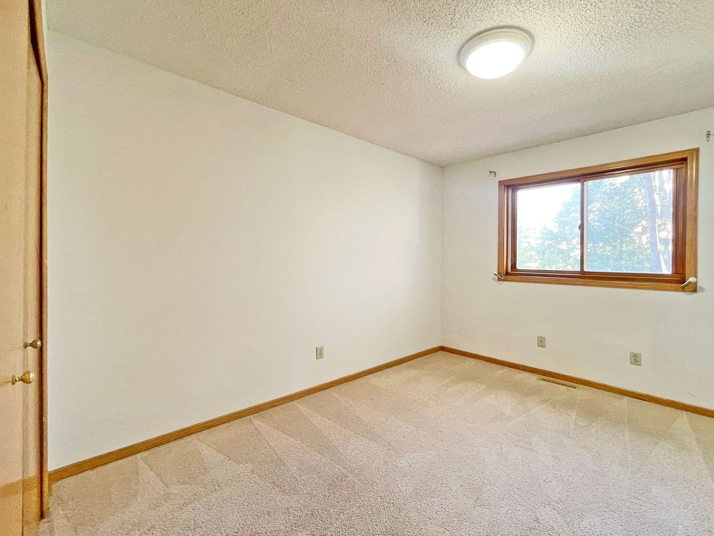 Woodbury House: 10066 Fox Run Cove