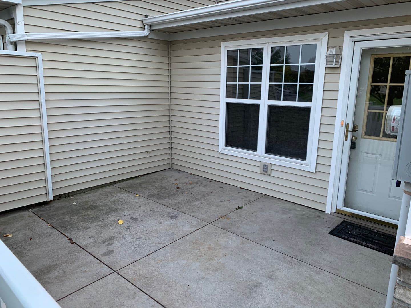 Oakdale Townhome: 450 Hickory Lane